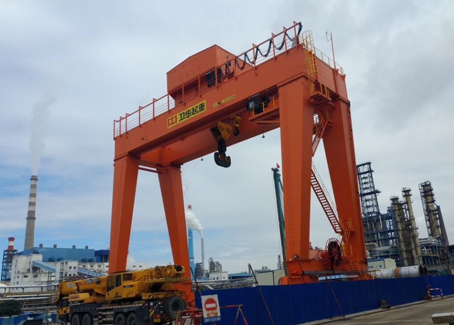 衛華集團廣東茂名石化項目門機安全監控管理系統安裝調試